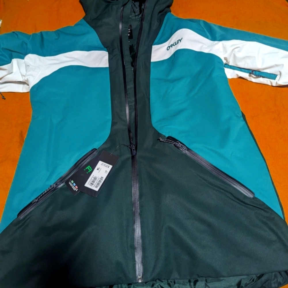 Oakley woman's winter jacket